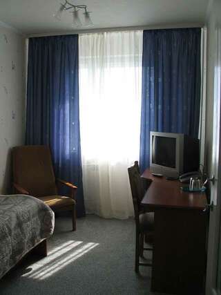 Гостиница Братск Братск Номер стандарт с 1 двуспальной кроватью-4